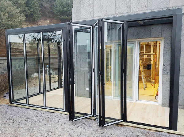 Cửa nhôm kính xếp gấp tại Hải Phòng giá rẻ